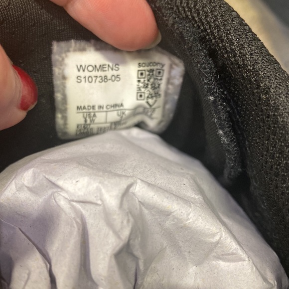 Saucony Peregrine 12 womens trail running hiking shoes 9 wide worn once w/box - Picture 10 of 12